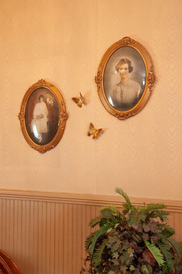The Historic Wolf Hotel Ellinwood ภายนอก รูปภาพ