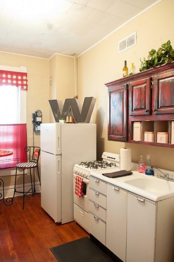 The Historic Wolf Hotel Ellinwood ภายนอก รูปภาพ